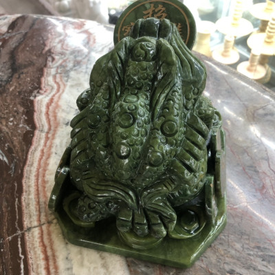 Tượng Cóc Ba Chân, Cóc Ngậm Tiền, Thiềm Thừ phong thủy chiêu tài lộc đá ngọc Ấn Độ - Dài 20 cm