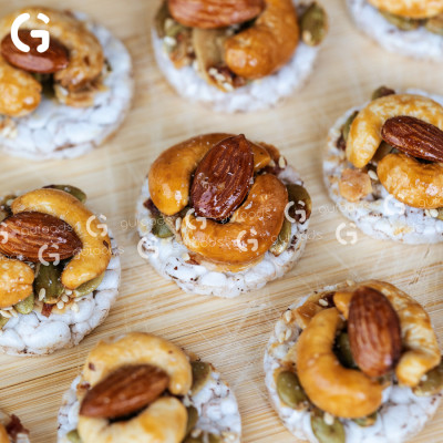 Snack gạo lứt phủ granola siêu hạt GUfoods - Bữa ăn nhẹ tiện lợi, Giàu dinh dưỡng, Ăn vặt healthy, Eat clean, Thuần chay