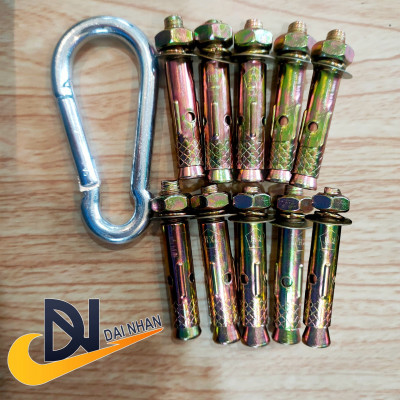 Khung treo bao cát DAI NHAN bản chuyên nghiệp, trang bị 2 thanh giằng, làm bằng thép, sơn tĩnh điện chắc chắn