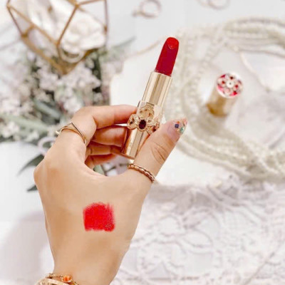 Son lì dưỡng ẩm ngăn lão hóa OHUI The First Geniture Lipstick màu Red