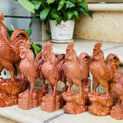 Tượng con gà trống phong thủy bằng gỗ hương đá kt cao 40×20×10cm
