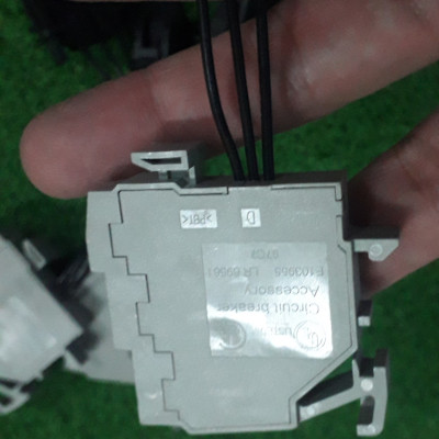 Tiếp điểm phụ 48478 Schneider - đóng/kết nối NO/NC mức thấp - Masterpact NW - dạng ghim rút