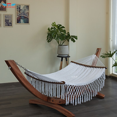 Võng gỗ bán nguyệt Tín Thành Phát – Đẳng cấp, bền bỉ, thích hợp cho phòng khách, sân vườn, resort