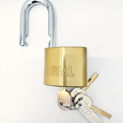 RL8710-01 Khóa treo Real hình thoi 55mm bằng đồng thau sơn bóng màu thau, chống cưa, chống trộm