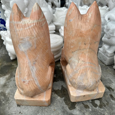Cặp tượng chó đá phong thủy gác cổng đá cẩm thạch vàng cà rốt - Cao 40 cm