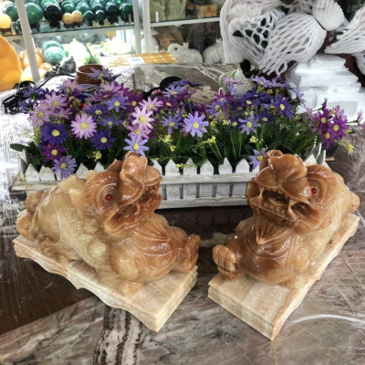 Cặp Tỳ Hưu phong thủy đá cẩm thạch vân gỗ có đế - Dài 25 cm