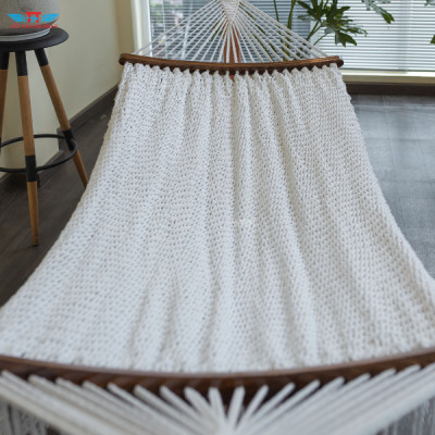 Võng gỗ bán nguyệt Tín Thành Phát – Đẳng cấp, bền bỉ, thích hợp cho phòng khách, sân vườn, resort