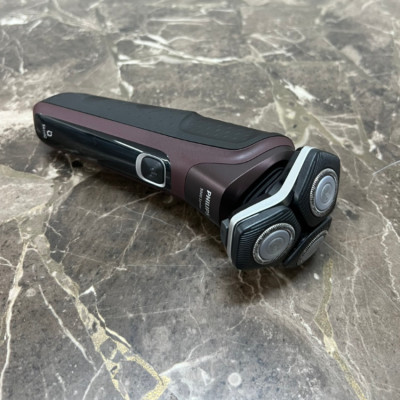 Máy cạo râu khô và ướt cao cấp thương hiệu Philips SkinIQ S5831/01 và S5832/01 - Hàng Nhập Khẩu