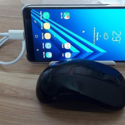 Hub USB Type-C ra 4 cổng USB kiêm giá đỡ cho Điện thoại