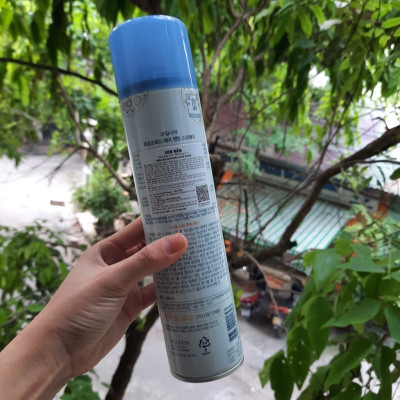 Gôm xịt tạo kiểu tóc mềm, giữ nếp lâu Welcos Fruit Wax Hair Spray Hair Setting Spray 300ml tặng móc khóa