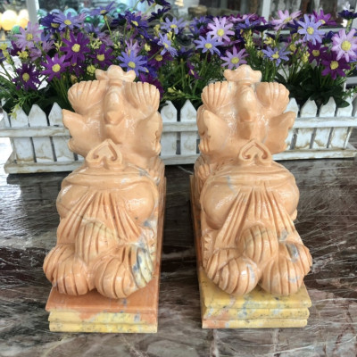 Cặp Tỳ Hưu phong thủy đá cẩm thạch vàng cà rốt có đế - Dài 20cm