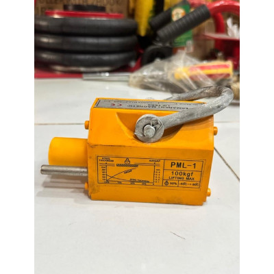 Thiết Bị Hít Cẩu Sắt 100kg / 200kg, Nam châm nâng hàng cầm tay cho xưởng cơ khí có tay gạt