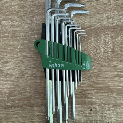 Bộ lục giác đầu sao torx 13 chi tiết Wiha 39105 (mã 39104 kèm hộp)