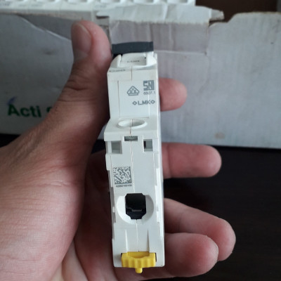 | CHÍNH HÃNG | A9F74120 Schneider - Cầu dao tự động