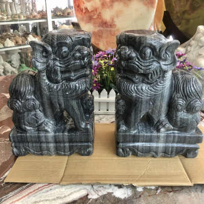 Cặp Kỳ Lân quay đầu phong thủy gác cổng đá cẩm thạch vân đen - Cao 30 cm