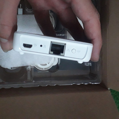 Bộ kết nối trung tâm U30IPGWZB Ulti Zigbee Schneider