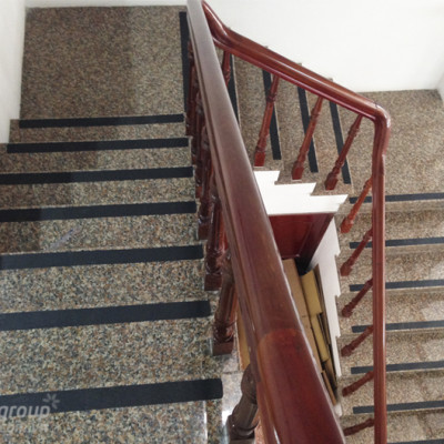 Cuộn Băng keo chống trượt cực tốt 3M 610 Safety-walk 50mm x 18m, màu đen