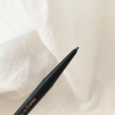 Bút Chì Sáp Kẻ Lông Mày Chống Trôi Lõi Siêu Mịn Màu Xám Tro Kissme Heavy Rotation Eyebrow Pencil 0,09 G