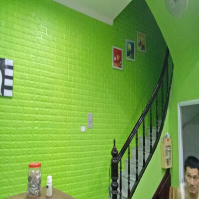 Bộ 5 Tấm Xốp Dán Tường 3D Giả Gạch Xanh Lá 70cmx77cm 