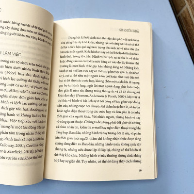 Sách: Mặt Tối Nơi Công Sở - Xử Lí Những Hành Vi Khiếm Nhã, Rối Loạn Chức Năng Và Lệch Lạc