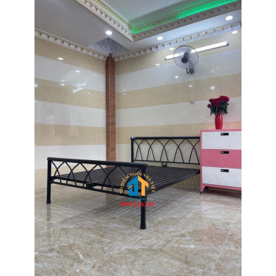 Giường sắt kiểu đan chéo 1m4x2m siêu rẻ