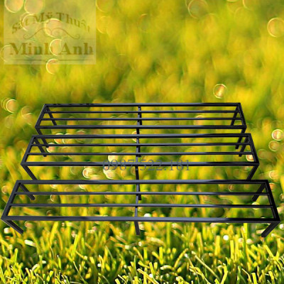 Kệ thép. Dài 100-120 cm. Rộng  20-25-30cm. Cao  10-15-20-25-30cm. 6 chân. 2 nan phụ. Hộp thép 2x2cm ( Hàng Chính Hãng )