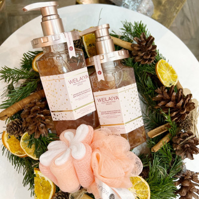 Combo 2 chai Sữa tắm trắng da cánh hoa hồng Damask Weilaiya Grand Rose Extracts Whitening Shower Gel 450ml tặng 1 Bông tắm Weilaiya