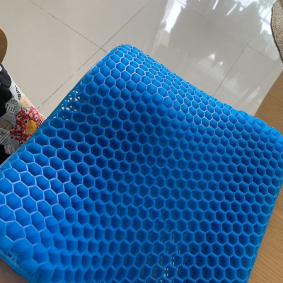 Đệm Ngồi 3D Silicon 2 Lớp Tổ Ong Lót Ghế Thoáng Khí Chống Đau Mỏi Lưng Amalife 