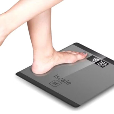 CÂY CÂN ĐIỆN TỬ KIỂM TRA SỨC KHỎE HÀNG NGÀY CÂN LÊN 80KG ĐO NHIỆT ĐỘ HÀNG CHUẨN 