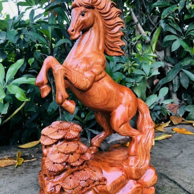Tượng con ngựa nhất mã phi thiên gỗ hương đá kt cao 50×23×12cm
