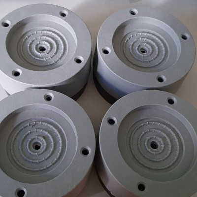 Đế chống rung máy giặt, chân máy giặt chân bàn 4 miếng cao su cao cấp, chống rung chống ồn chống trơn trượt (Giao màu ngẫu nhiên)