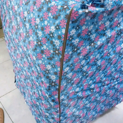 Áo bọc   máy giặt cửa trên  cho máy từ  9 -  10 kg  , vải dù siêu bền ,  thoáng khí  , chống nước  , chống bụi tốt   bảo vệ máy  khỏi mưa nắng khi để ngoài trời  ,giao màu ngẫu nhiên