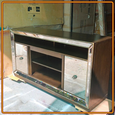 Kệ Tivi kết hợp kính đính đồng Juno Sofa màu trắng gương 163 x 51 x 86 cm