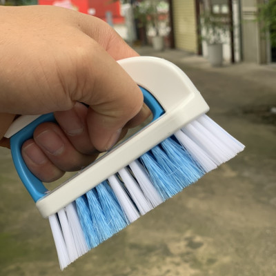 Bàn chải giặt quần áo Kai, lông bàn chải được làm từ các sợi nilon tổng hợp rất bền và dai - nội địa Nhật Bản 