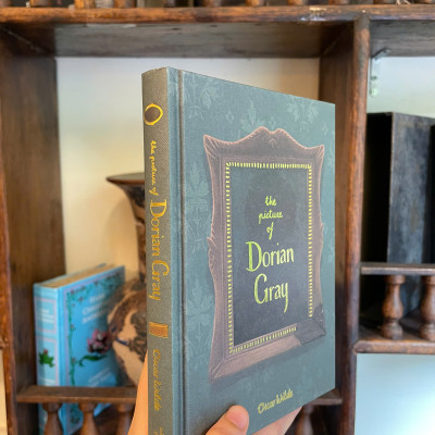 Sách - The Picture of Dorian Gray by Oscar Wilde - Classics/Fiction/Horror book in English