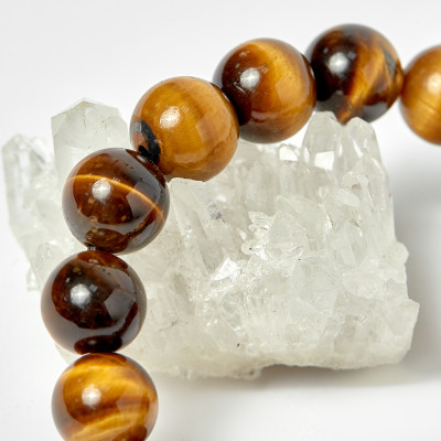 Vòng phật bản mệnh tuổi dậu bất động minh vương thạch anh mắt hổ hạt 12mm mệnh thổ, kim - Ngọc Quý Gemstones