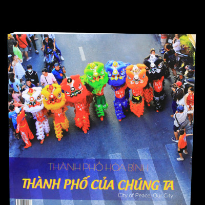 Sách - Thành Phố Hòa Bình - Thành Phố Của Chúng Ta