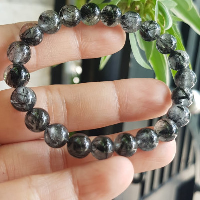 Vòng tay thạch anh tóc đen tự nhiên nữ size hạt 8mm màu đen trắng bóng đẹp hợp mệnh thủy mệnh Mộc đeo đẹp may mắn hợp mệnh tuổi tốt sức khỏe công việc  ạ