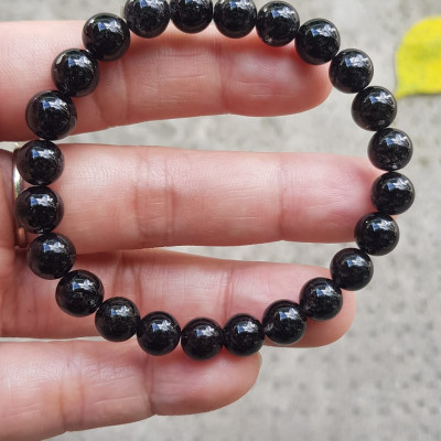 Vòng tay nữ thạch anh tóc đen dầy kín tự nhiên size hạt 8mm màu đen đậm bóng đẹp hợp mệnh thủy mệnh Mộc đeo đẹp may mắn hợp mệnh tuổi tốt sức khỏe công việc ạ