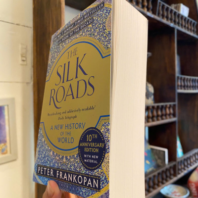 Sách - The Silk Roads by Peter Frankopan - A New History of the World (Bloomsbury Paperbacks)