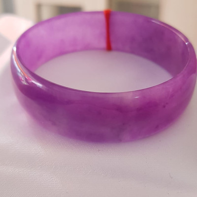 Vòng Tay Nữ Đá Cẩm Thạch Mới Bản Hẹ Tím rịm đều quá đẹp Ni 52mm x Cao16mm x Dầy 4mm Chất liệu đá cẩm thạch Màu tím tịm nhẹ đều bóng đẹp quá Size vòng 52mm Nữ mạng hỏa mạng thổ 47kg đến 50kg đeo ạ