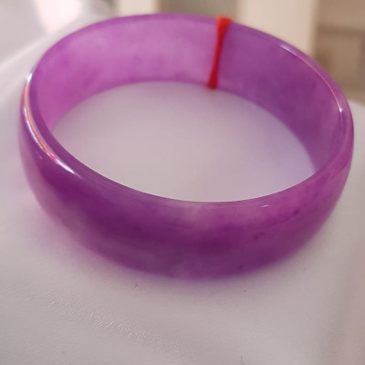 Vòng Tay Nữ Đá Cẩm Thạch Mới Bản Hẹ Tím rịm đều quá đẹp Ni 52mm x Cao16mm x Dầy 4mm Chất liệu đá cẩm thạch Màu tím tịm nhẹ đều bóng đẹp quá Size vòng 52mm Nữ mạng hỏa mạng thổ 47kg đến 50kg đeo ạ