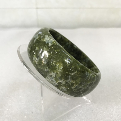 Vòng tay cẩm thạch bản 3cm màu xanh đen cho người mệnh Hỏa và Mộc. VONGNGOCXANH6.2cm