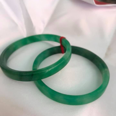 Cặp Vòng Cẩm Thạch Bản Vuông 52mm Xanh Ngọc Lý Đậm Bóng Đẹp  Ni 52mm x cao 7mm x dầy 4mm  Nữ Mạng Thủy Mộc Hỏa 50kg -> 56kg đeo ạ