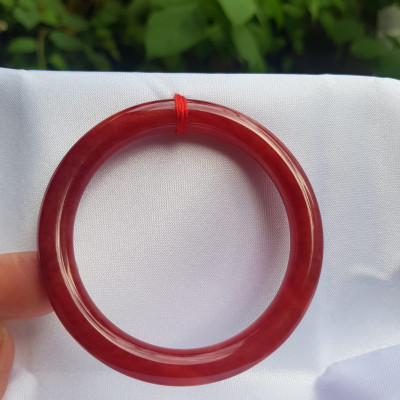 Vòng Cẩm Thạch Đỏ đẹp I Size 49mm Vòng tay đỏ đỏ đậm đẹp đeo lên may mắn chuẩn hợp Nữ mệnh Hỏa mệnh Thổ ạ Nữ cân  nặng 45kg -> 51kg đeo vừa tay đẹp xinh tay ạ
