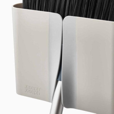 Chổi cán dài treo tường Joseph Joseph 65002 Blue Hàng chính hãng