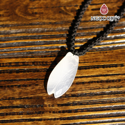 Mặt dây chuyền ngọc thiền con ve đá mã não trắng 5x2.2cm mệnh thủy, kim - Ngọc Quý Gemstones