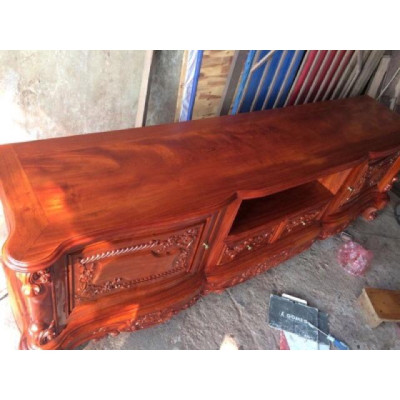 Kệ tivi phòng khách gỗ Hương đẹp.