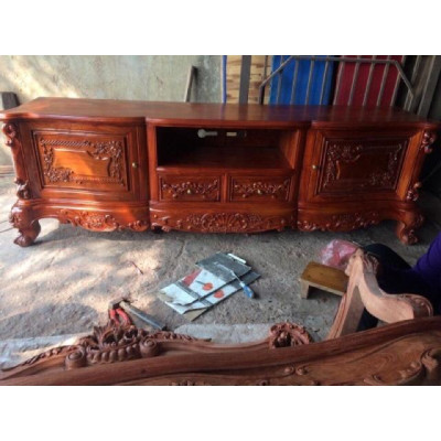 Kệ tivi phòng khách gỗ Hương đẹp.