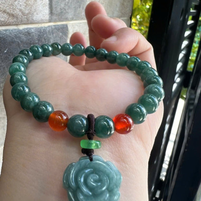 Vòng Tay Chuỗi Nữ Đá Cẩm Thạch Xanh Lam Đậm Tự Nhiên Mix Bông Hồng rất là xinh đẹp size hạt 7mm các chị em nữ mệnh thủy mệnh mộc mệnh và hỏa đeo chuẩn hợp món quà tặng phụ nữ quà sinh nhật đẹp ý nghĩa rẻ đẹp ạ